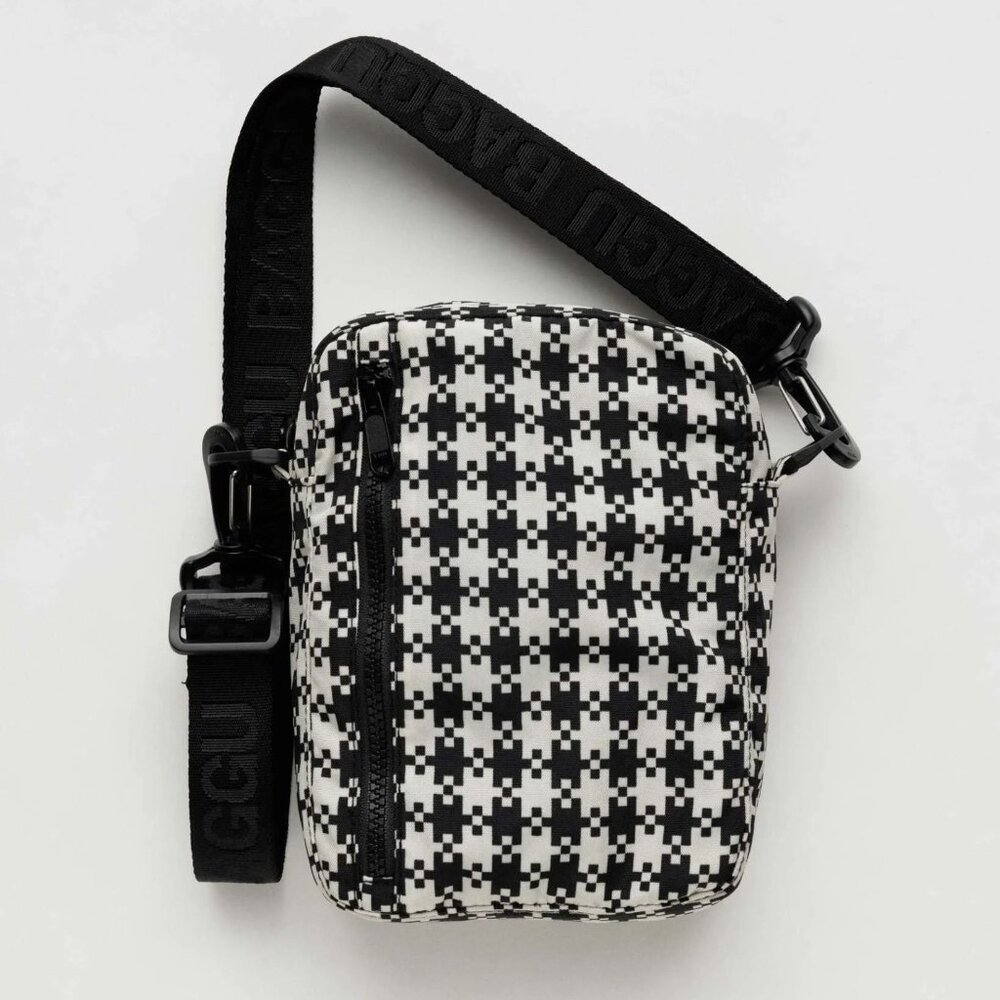 NWT Baggu Sport Crossbody - Black & White Pixel Gingham